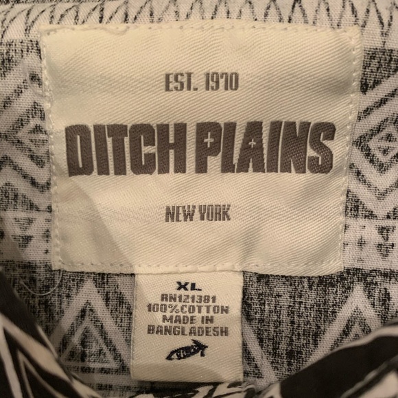 DITCH PLAINS BUTTON DOWN SHIRT Sz XL - Picture 3 of 3